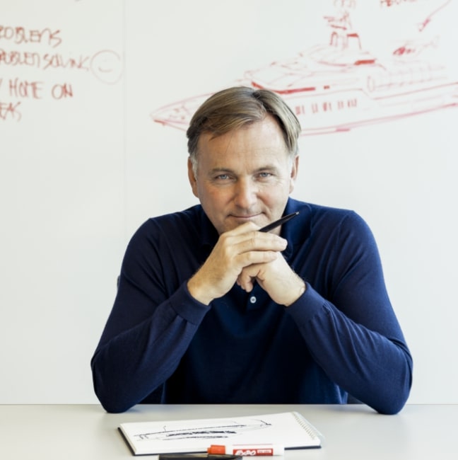Mr. Espen Oino (エスペン・オイノ氏)
